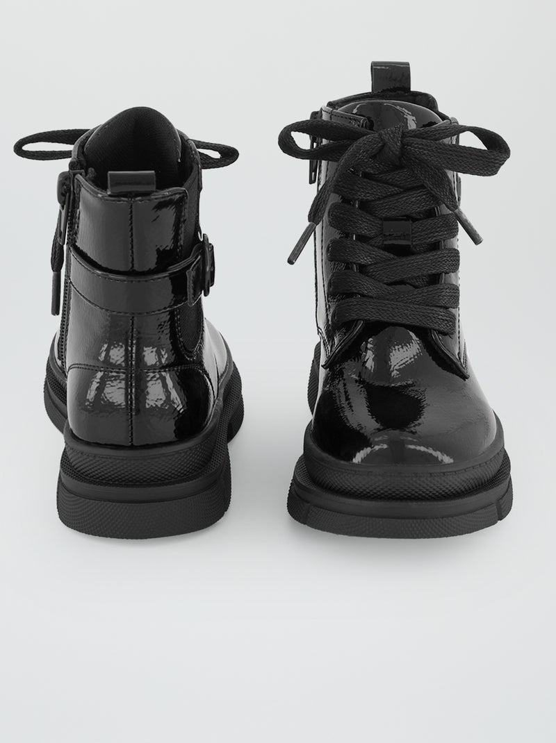 Boots à lacets et semelles crantées noir - Kiabi