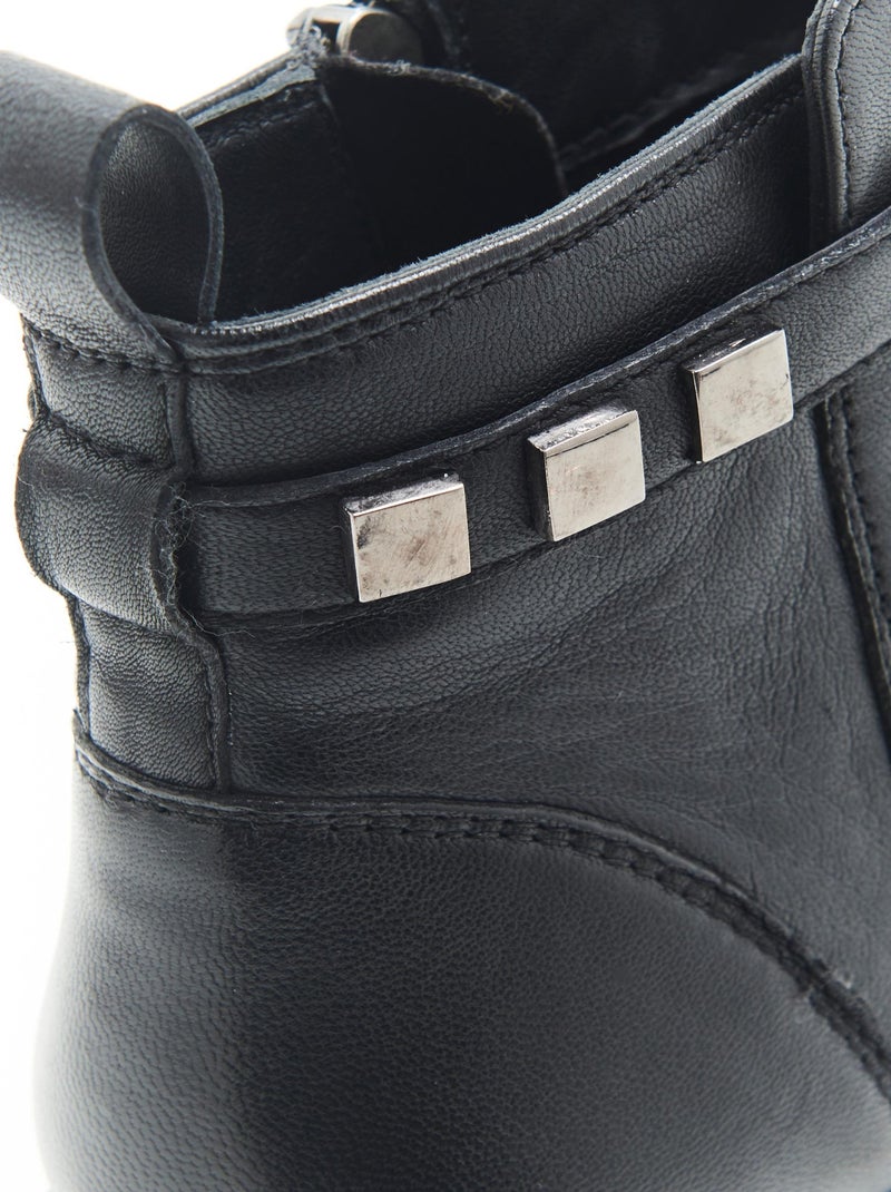 Boots avec bride fantaisie - Damart Noir - Kiabi