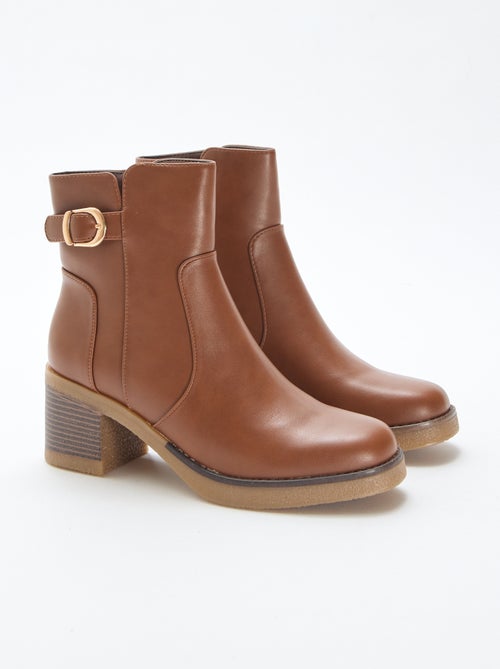 Boots avec brides à boucles dorées - Kiabi