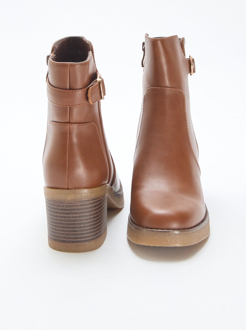 Boots avec brides à boucles dorées Marron - Kiabi