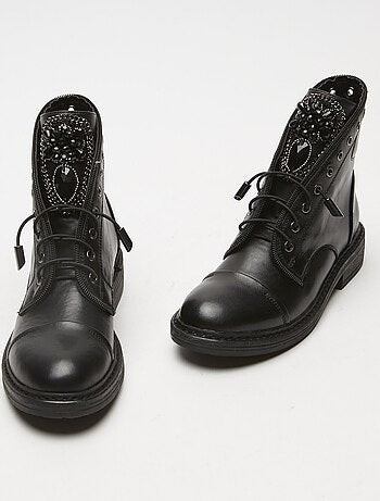 Boots avec clous BATA