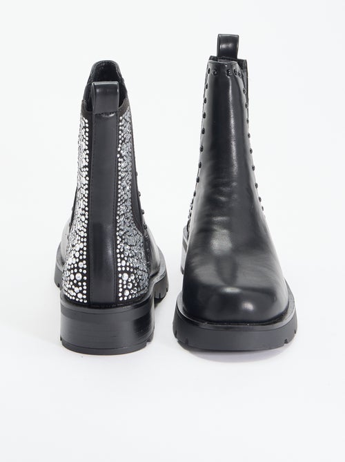 Boots avec empiècement clouté et strass - Kiabi Boots avec empiècement clouté et strass - Kiabi