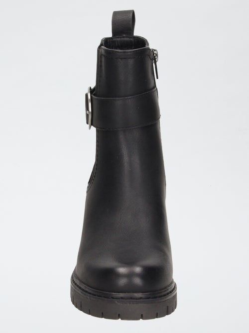Boots avec semelle crantée - Kiabi Boots avec semelle crantée - Kiabi