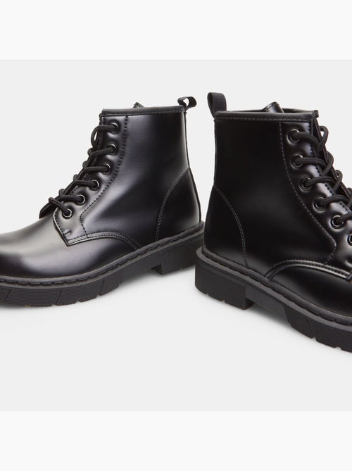 Boots avec semelle simil crantée BATA - Kiabi