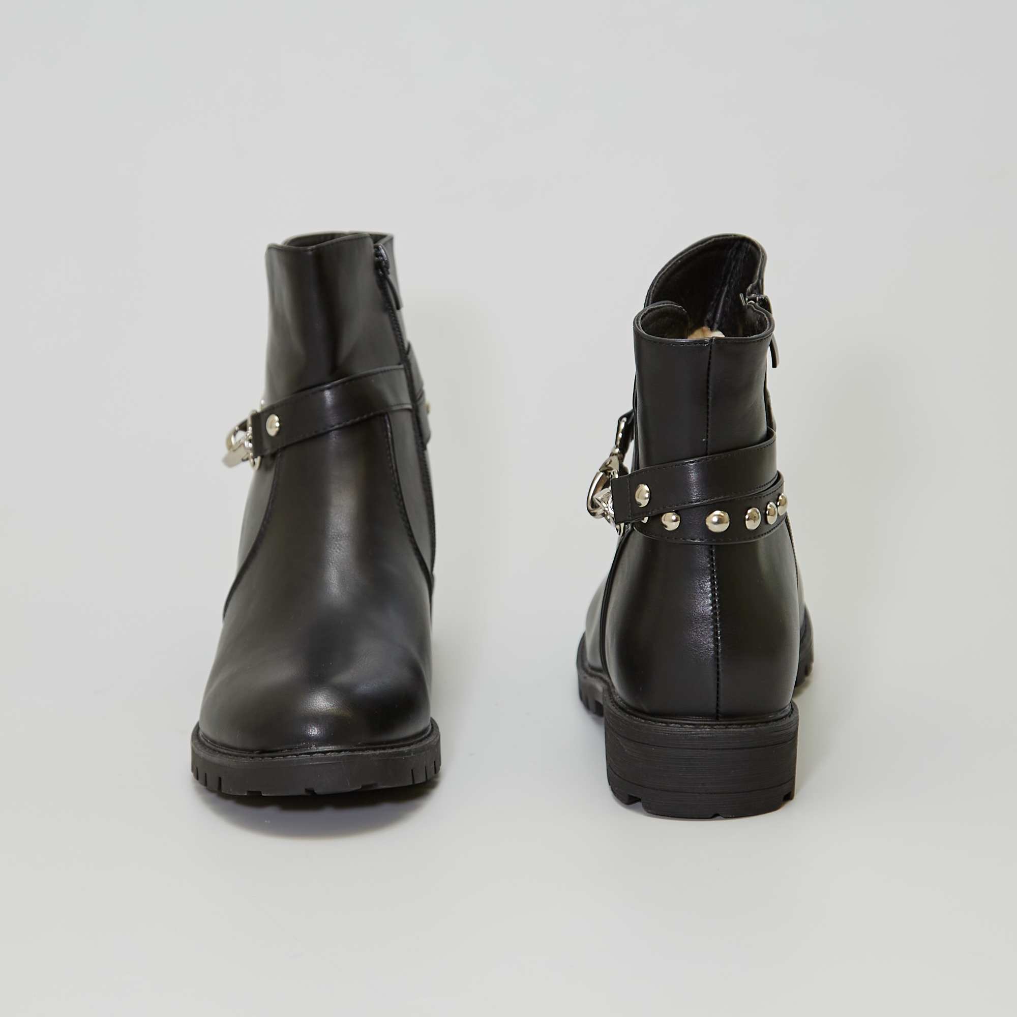 boots femme clouté