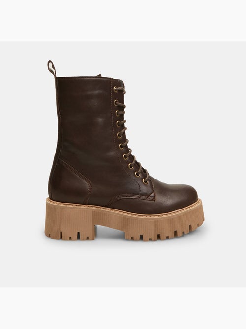 Boots en cuir avec semelle crantée - Kiabi