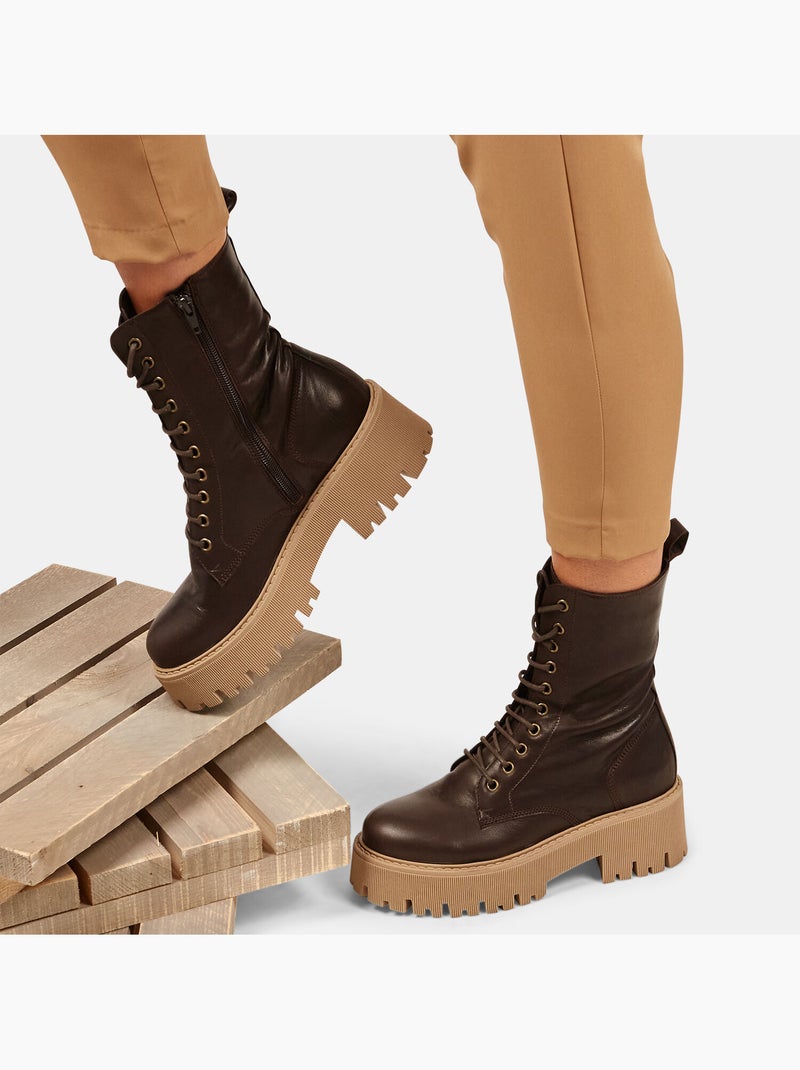 Boots en cuir avec semelle crantée Marron - Kiabi