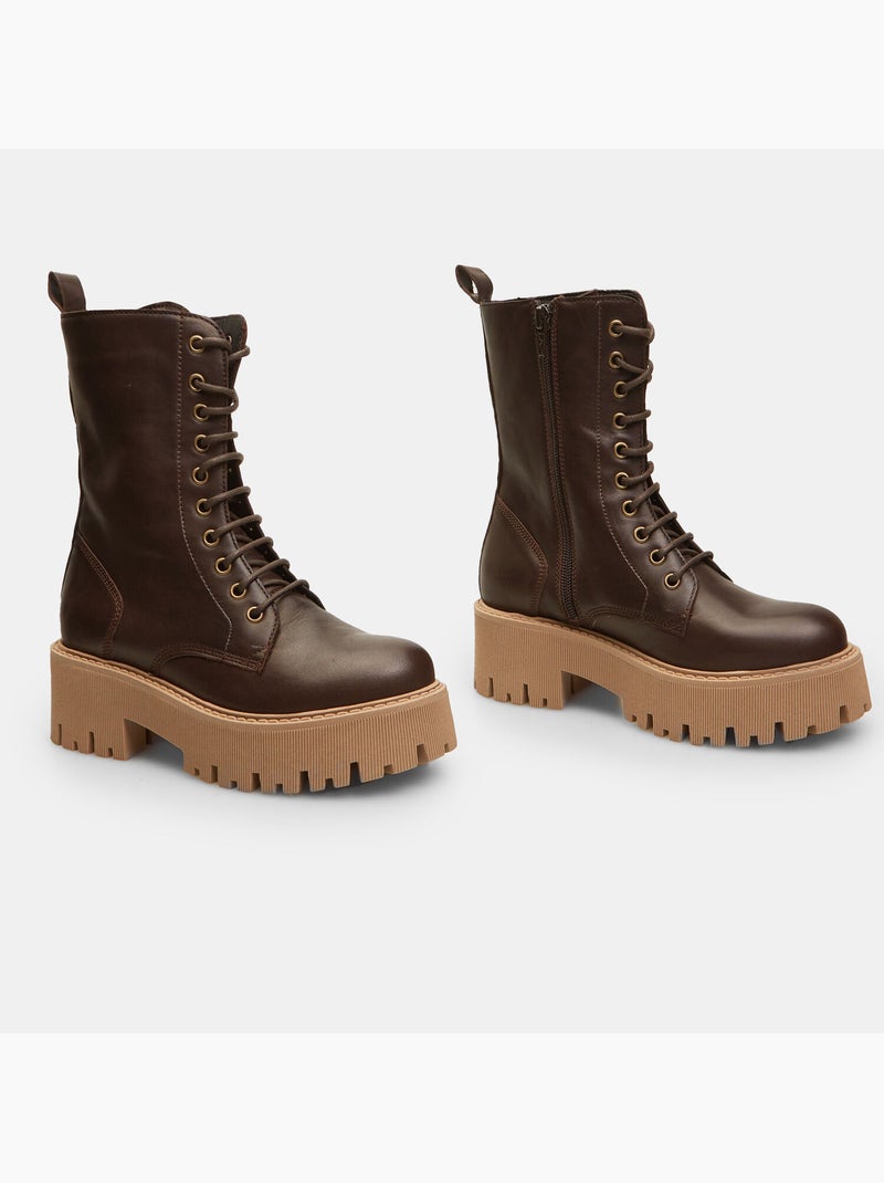 Boots en cuir avec semelle crantée Marron - Kiabi