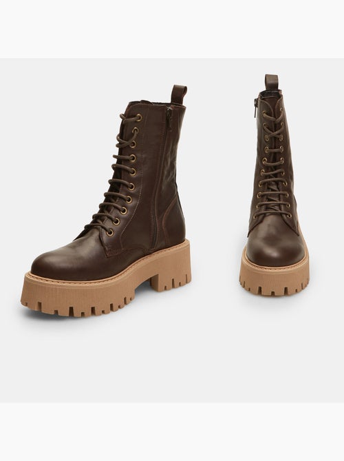 Boots en cuir avec semelle crantée - Kiabi
