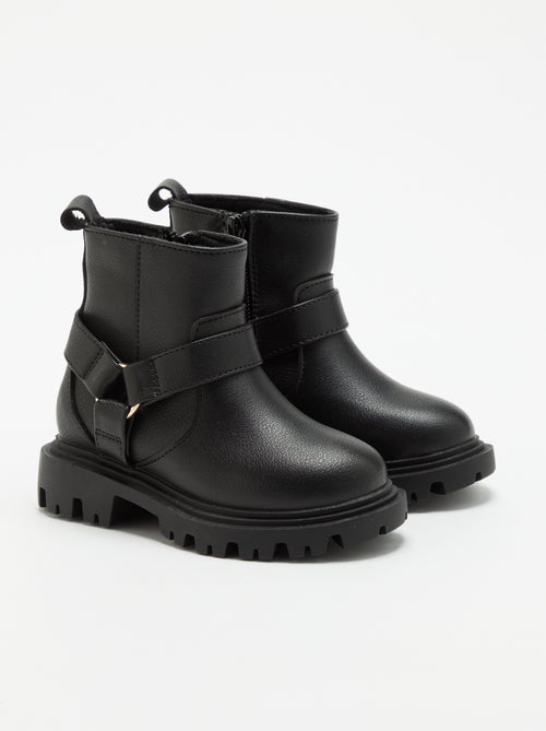 Boots en simili avec sangle motarde - Kiabi Boots en simili avec sangle motarde - Kiabi