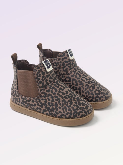 Boots en simili avec soufflet élastiqué - Motricité 3 '1ers pas' - Kitchoun - Kiabi Boots en simili avec soufflet élastiqué - Motricité 3 '1ers pas' - Kitchoun - Kiabi