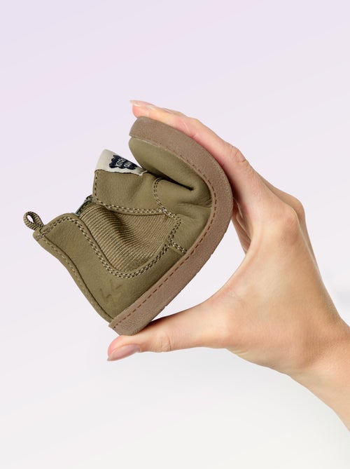Boots en simili avec soufflet élastiqué - Kiabi Boots en simili avec soufflet élastiqué - Kiabi