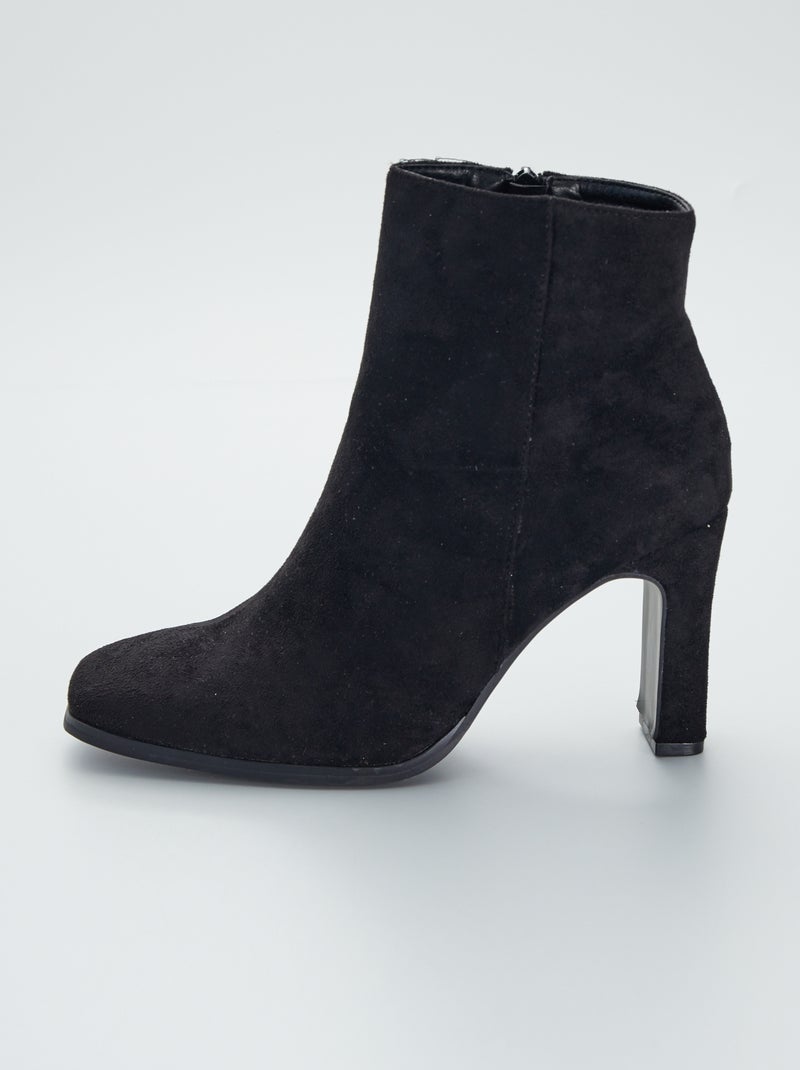 Boots en suédine à talon et bout carré noir - Kiabi