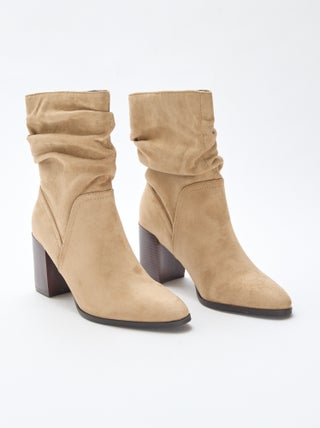 Boots en suédine effet plissé