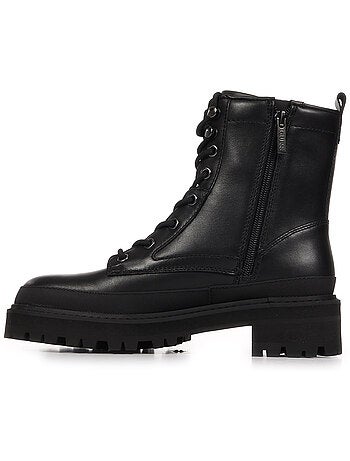 Boots Guess Bada