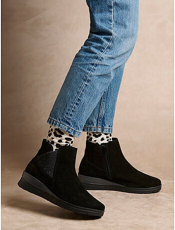 Boots large élastique et zip côté