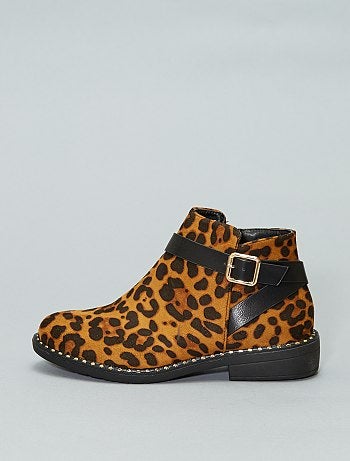 Product Un imprimé léopard tendance sublimé par un talon noir ! - Boots en suédine - Imprimé 'léopard' all-over - Ouverture zippée face intérieure - Semelle d'usure antidérapante - Hauteur talon : 7,5 cm environHabillement Femme / Femme du 34 au 48 / Chaussures / Boots, Bottines Standard KIABI