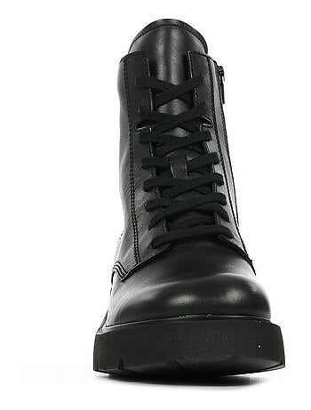 Boots Milah