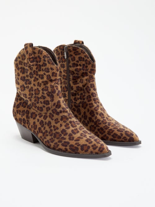 Boots style santiags imitation peau de vache - Kiabi Boots style santiags imitation peau de vache - Kiabi
