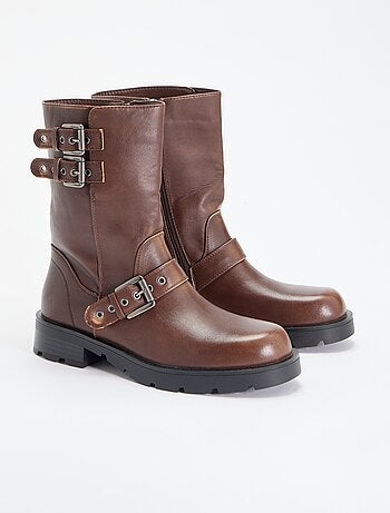 Boots tige haute en simili avec lanière fantaisie