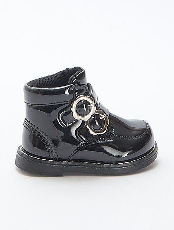 Boots vernies à scratchs