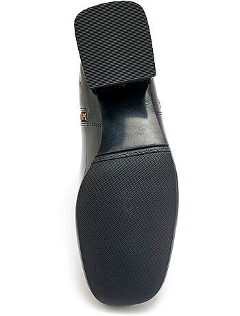 Boots vernies en cuir