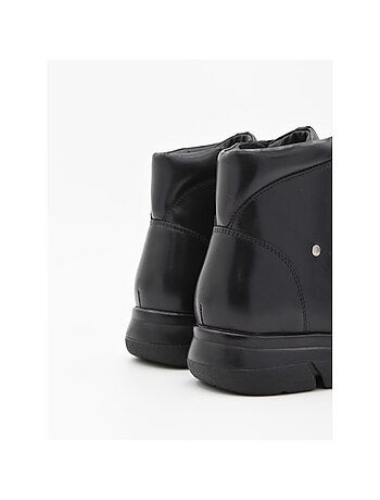 BOTTE À POINTE CUIR NATUREL NOIR