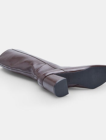 Botte avec talon et fermeture éclair bata