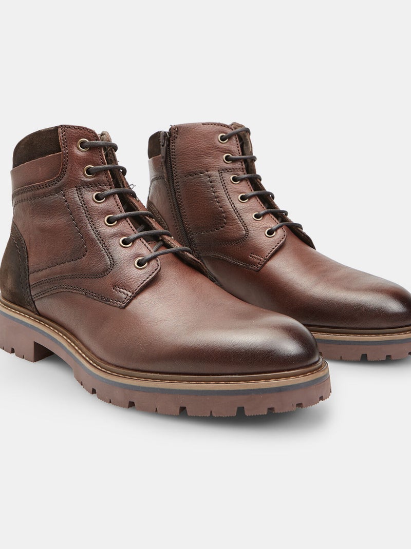 Bottine à lacets en cuir bata Marron - Kiabi