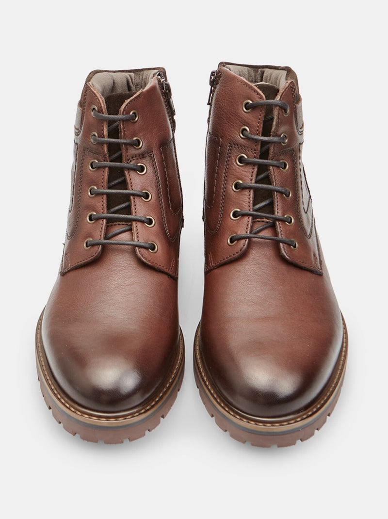 Bottine à lacets en cuir bata Marron - Kiabi