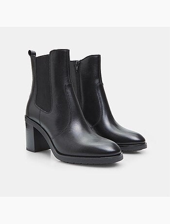 Bottine à talon en cuir BATA