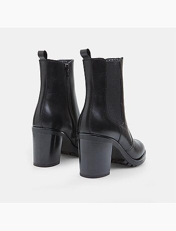 Bottine à talon en cuir BATA