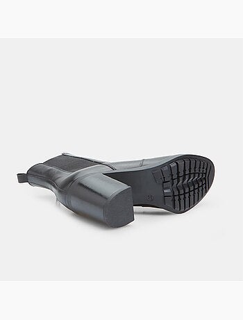 Bottine à talon en cuir BATA