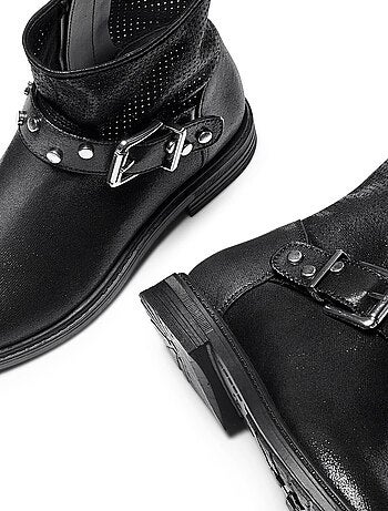 Bottine avec des étoiles BATA