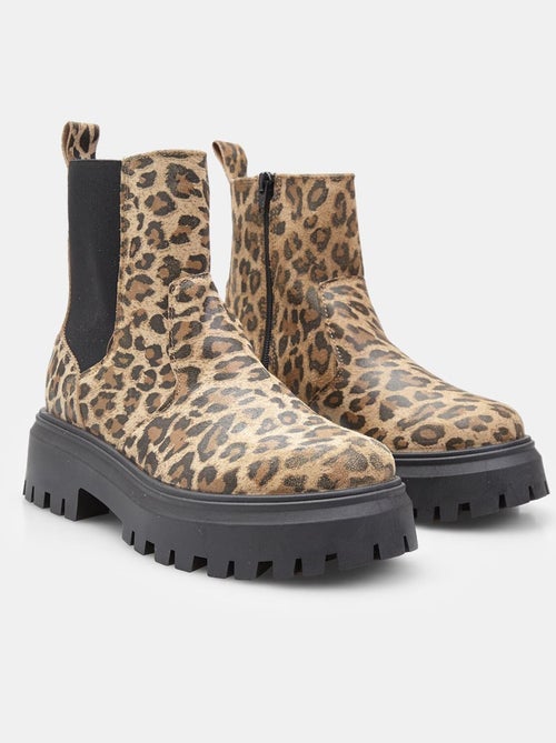 Bottine Chelsea en daim BATA - Kiabi