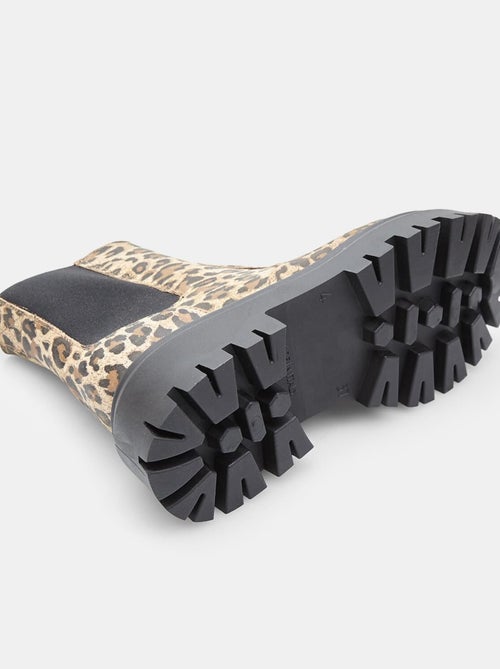 Bottine Chelsea en daim BATA - Kiabi