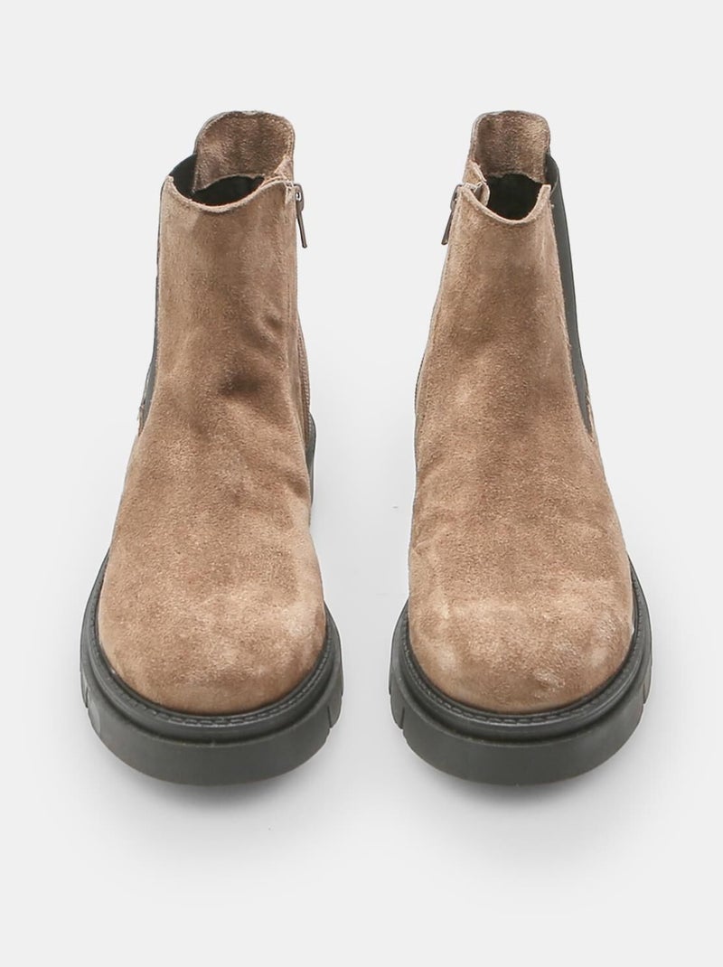 Bottine Chelsea en daim BATA Taupe - Kiabi