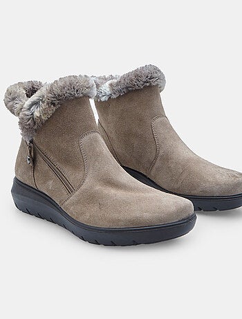 Bottine décontractée en suède avec fausse fourrure Bata