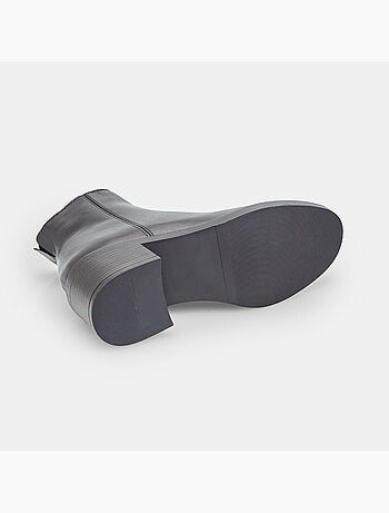 Bottine en cuir avec talon et fermeture éclair Bata