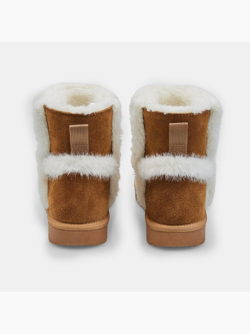 Bottine en daim avec inserts en fausse fourrure Bata Marron - Kiabi