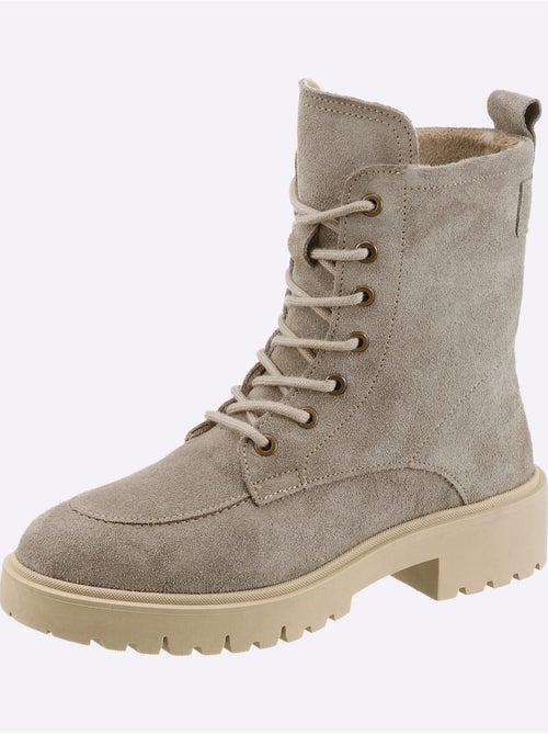 Bottines à Lacets Cuir Velours De Vache. - Taille Standard - Helline - Kiabi Bottines à Lacets Cuir Velours De Vache. - Taille Standard - Helline - Kiabi