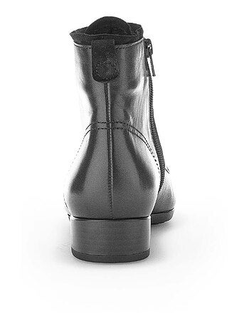 Bottines à lacets en combinaison cuirs