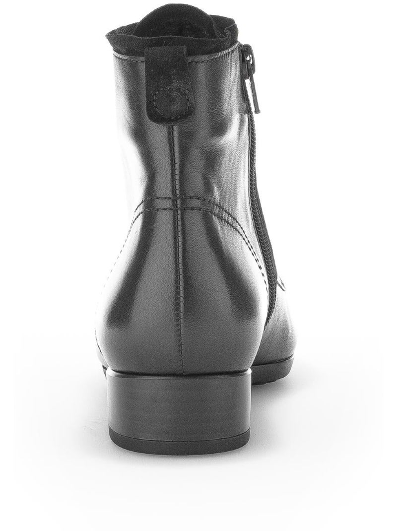 Bottines à lacets  en cuir lisse Noir - Kiabi