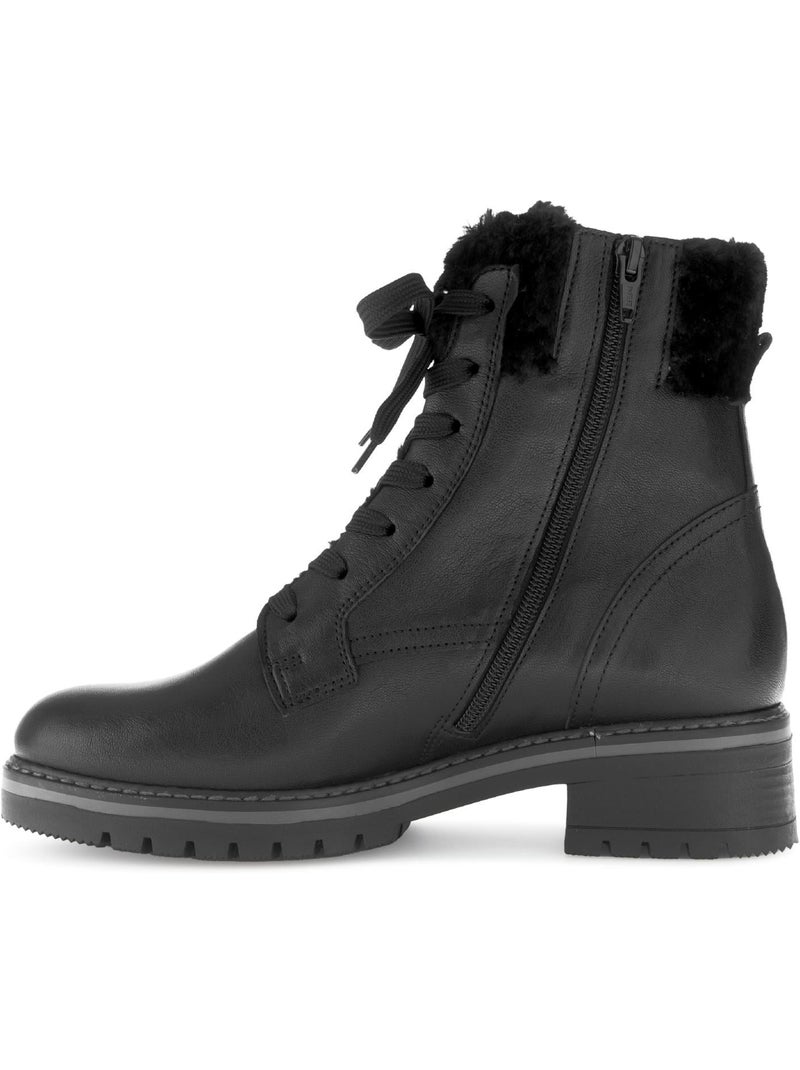 Bottines à lacets  en cuir lisse Noir - Kiabi