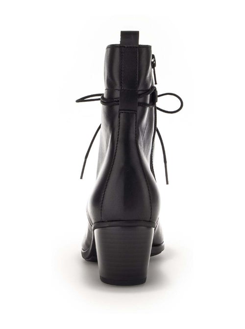 Bottines à lacets en cuir lisse - Kiabi Bottines à lacets en cuir lisse - Kiabi