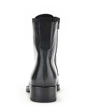 Bottines à lacets en cuir lisse nubuk