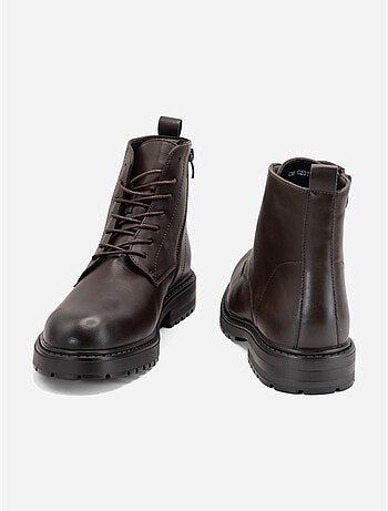 Bottines à semelles crantées