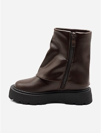 Bottines à semelles crantées