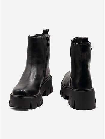 Bottines à semelles crantées