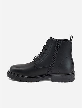 Bottines à semelles crantées